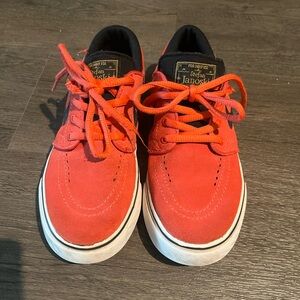 Nike Stefan Janoski Skateboarding shoes | Youth size 3.5 | GUC | Salmon Pink